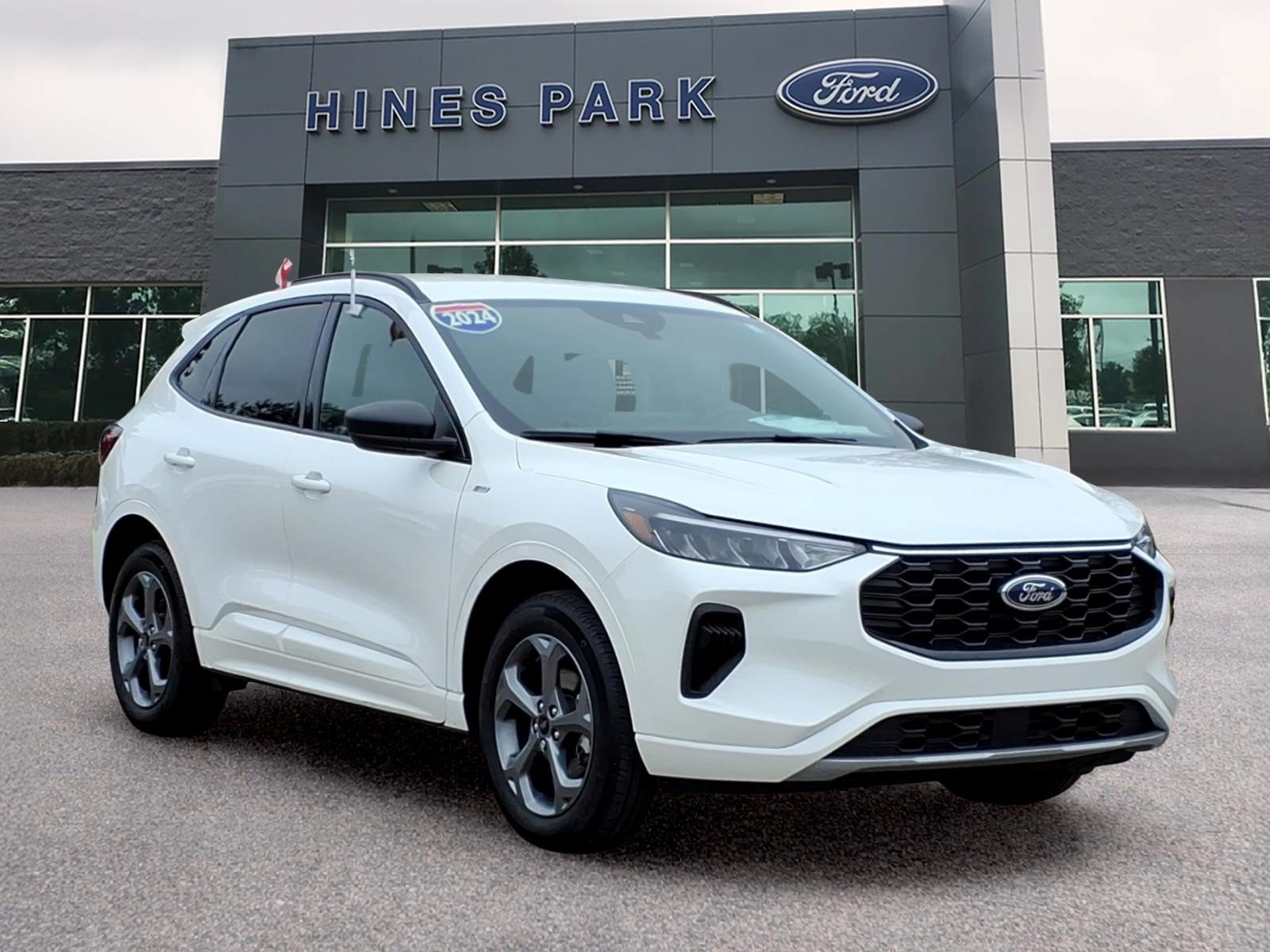 Used 2024 Ford Escape ST-Line w/ Tech Pack #1 AWD/4WD image 1