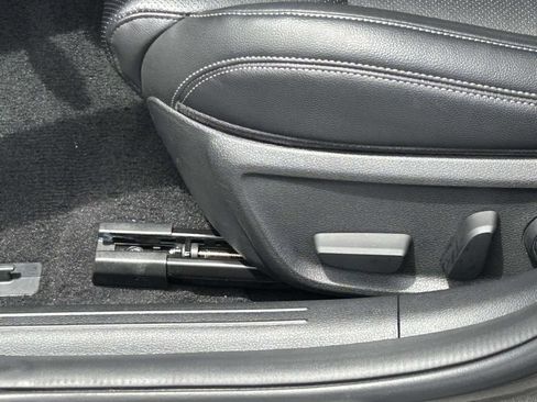 Used 2022 Genesis G70 2.0T RWD image 16