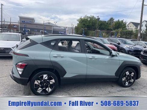Used 2025 Hyundai Kona SEL FWD image 3