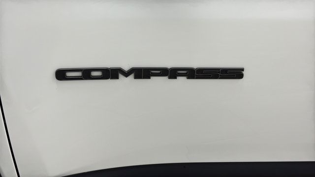 Used 2025 Jeep Compass Latitude w/ Altitude Special Edition AWD/4WD image 32