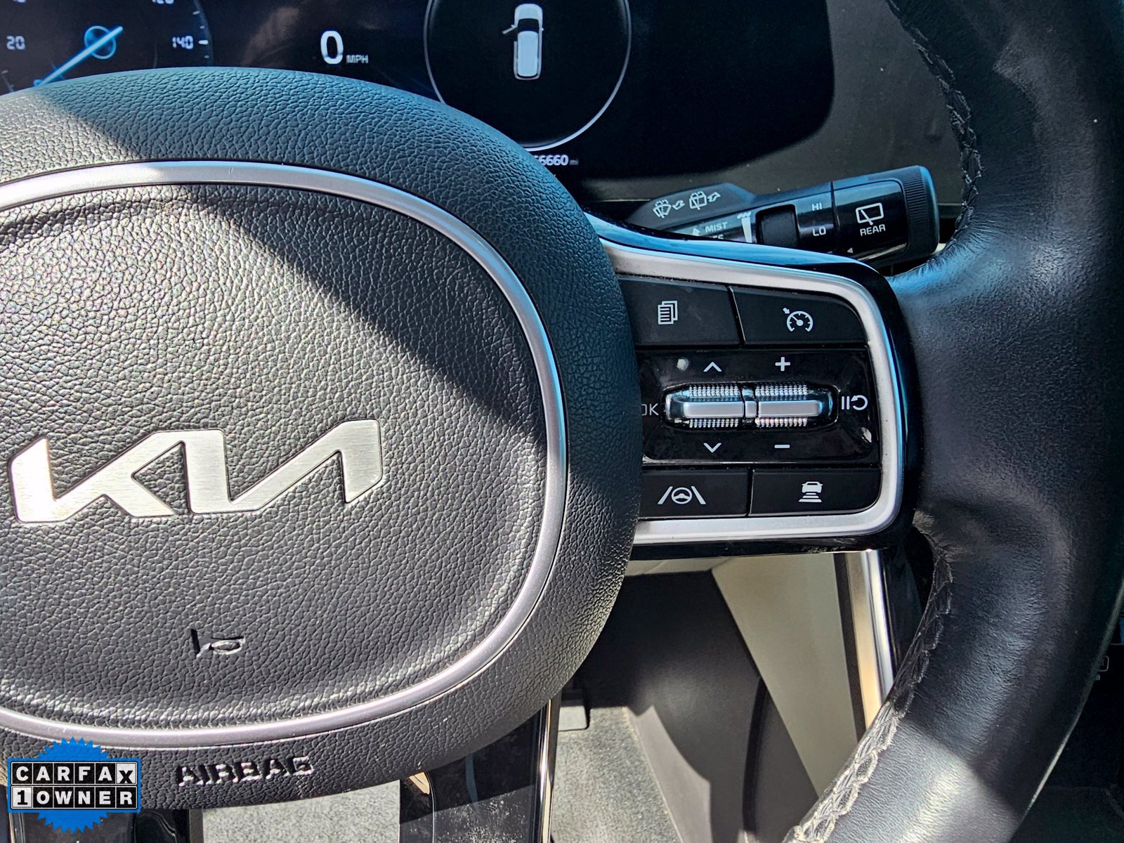 Used 2023 Kia Carnival SX Prestige FWD image 18
