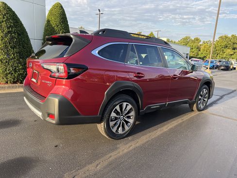 Used 2024 Subaru Outback Limited XT image 4