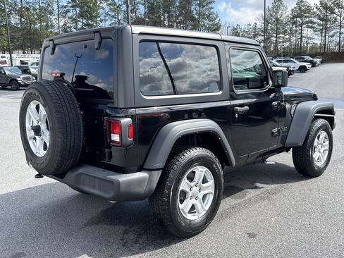 Used 2022 Jeep Wrangler Sport S image 2