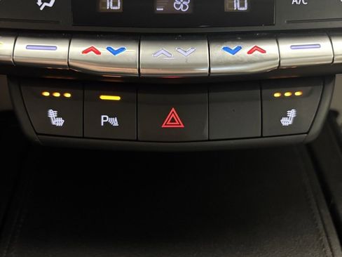 Certified 2022 Cadillac XT4 Luxury image 4