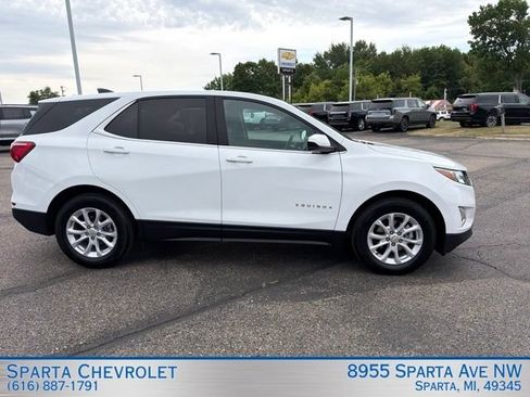 Used 2020 Chevrolet Equinox LT w/ Driver Convenience Package FWD image 2
