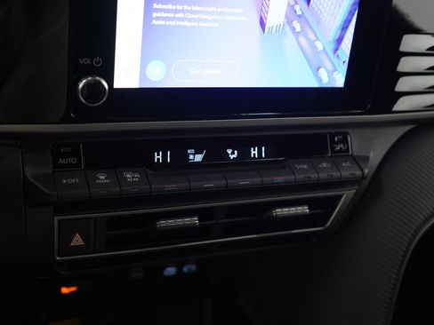 Used 2025 Toyota Camry SE image 20