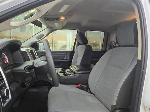 Used 2024 RAM 1500 Classic SLT image 22