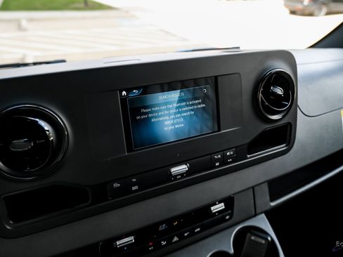 Used 2022 Mercedes-Benz Sprinter 2500 image 51