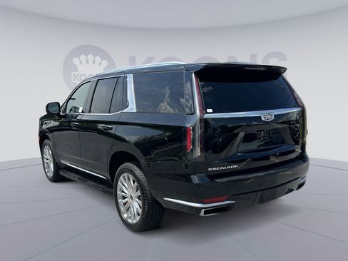 Used 2024 Cadillac Escalade Premium Luxury w/ Performance Package AWD/4WD image 4