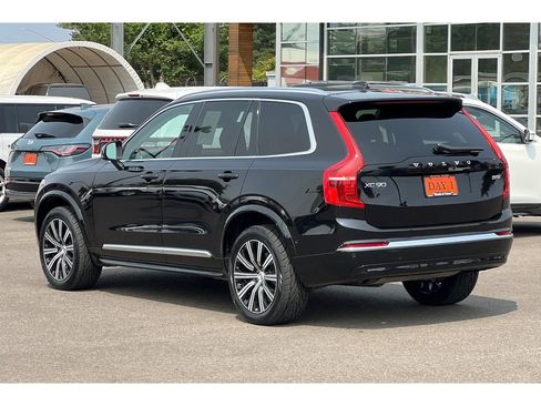 Used 2023 Volvo XC90 B5 Plus image 8