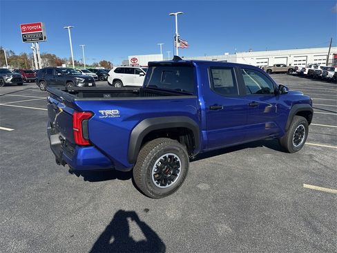 New 2025 Toyota Tacoma TRD Off-Road image 8