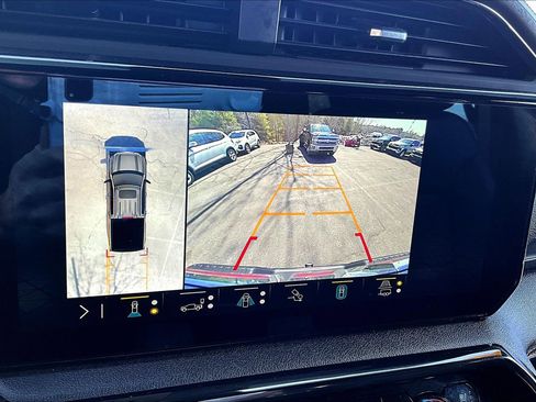 Used 2023 GMC Sierra 1500 AT4 w/ AT4 Preferred Package image 10