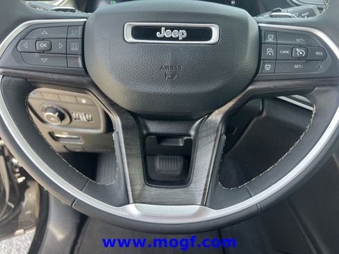 Used 2024 Jeep Grand Cherokee Limited 4xe AWD/4WD image 12