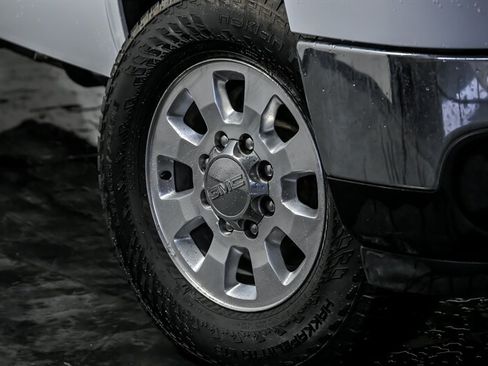 Used 2013 GMC Sierra 3500 SLE AWD/4WD image 3