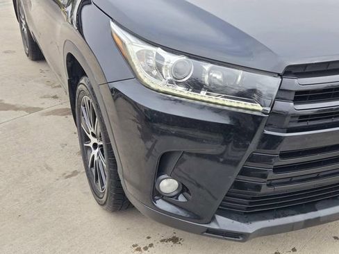 Used 2017 Toyota Highlander SE image 5