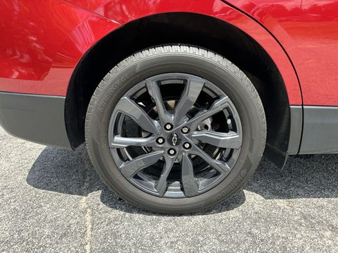 Used 2022 Chevrolet Equinox RS w/ Infotainment Package image 17