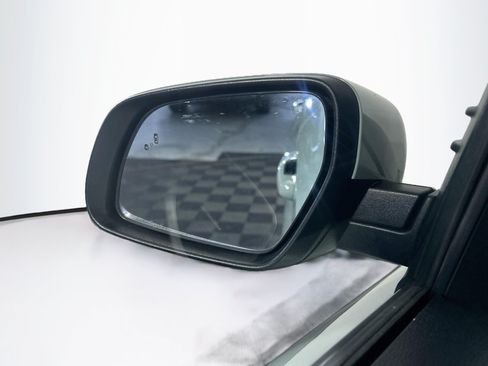 Used 2025 Hyundai Venue SEL FWD image 16