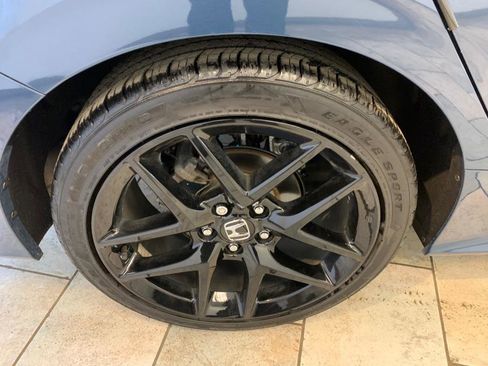 Used 2025 Honda Civic Sport image 11