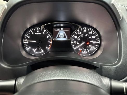 Used 2020 Nissan Pathfinder S AWD/4WD image 16