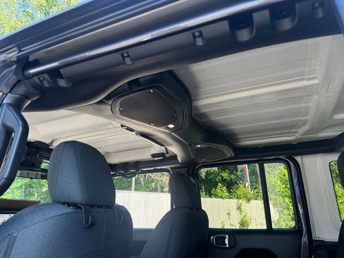 Used 2025 Jeep Wrangler Unlimited Sport AWD/4WD image 29