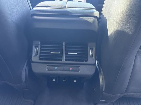 Used 2020 Land Rover Range Rover Evoque SE image 18