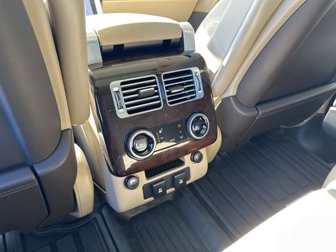 Used 2020 Land Rover Range Rover HSE image 22