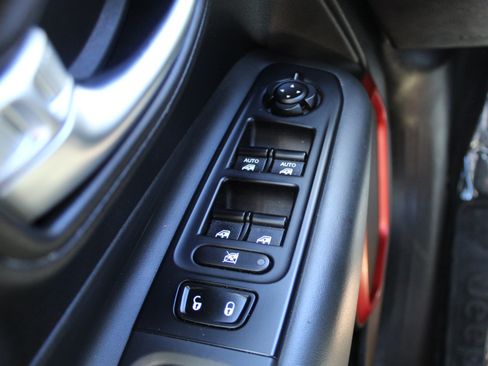 Used 2022 Jeep Renegade Trailhawk AWD/4WD image 33