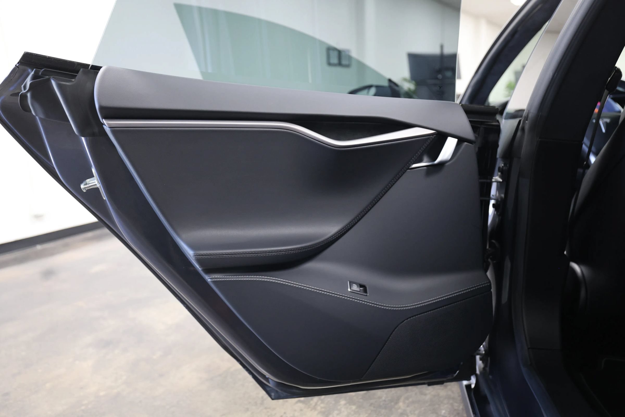 Used 2019 Tesla Model S Performance AWD/4WD image 45