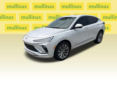 Used 2025 Buick Envista Avenir FWD image 2