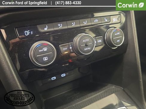 Used 2024 Volkswagen Taos SE FWD image 23