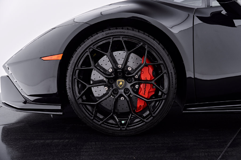 Used 2024 Lamborghini Huracan Tecnica RWD image 3