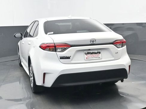 Used 2025 Toyota Corolla LE image 18