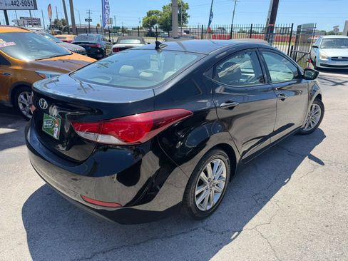 Used 2014 Hyundai Elantra SE w/ Option Group 02 image 4