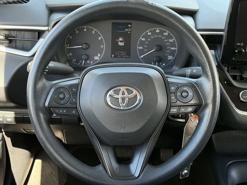 Used 2023 Toyota Corolla LE FWD image 18