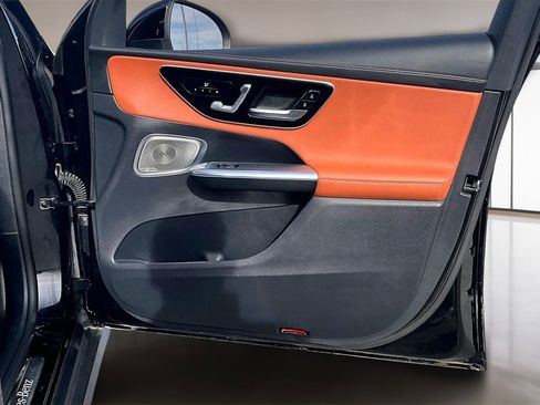 Used 2023 Mercedes-Benz GLC 300 4MATIC image 19