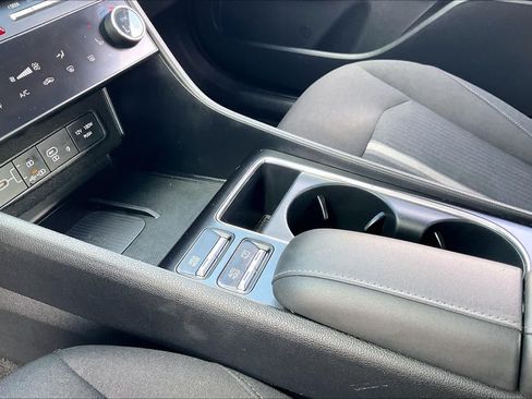 Used 2024 Hyundai Sonata SEL w/ Convenience Package FWD image 17