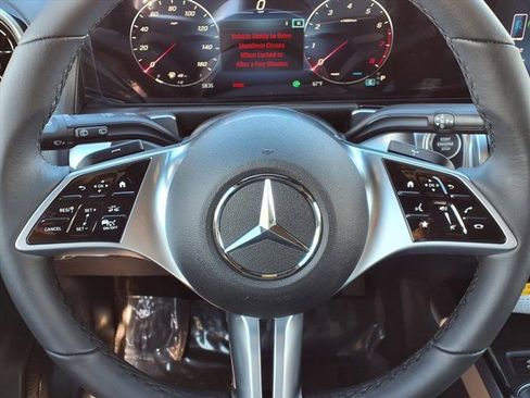 New 2026 Mercedes-Benz GLB 250 image 8