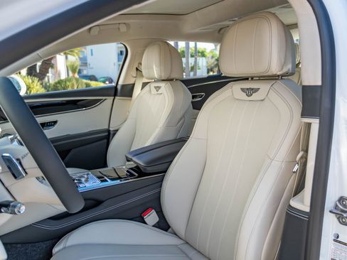 New 2026 Bentley Flying Spur Plug-In Hybrid AWD/4WD image 18