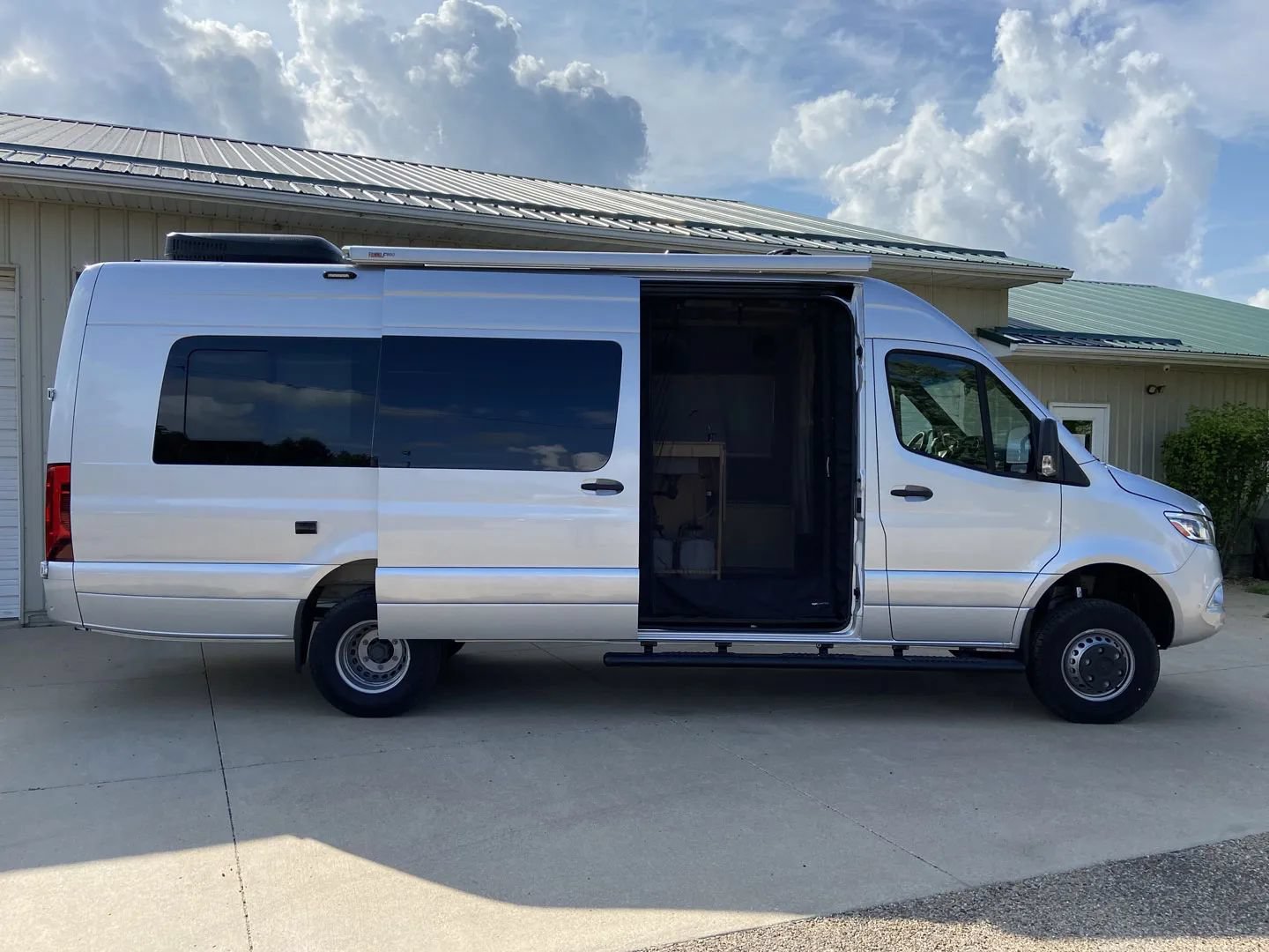 Used 2023 Mercedes-Benz Sprinter 3500 image 9