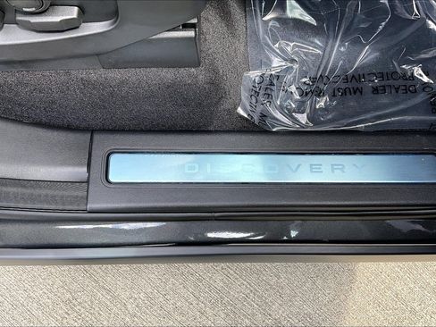 New 2026 Land Rover Discovery Dynamic SE AWD/4WD image 9