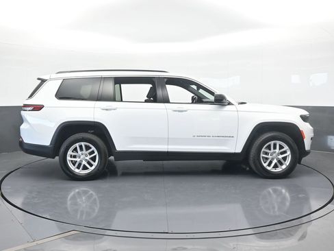 Used 2024 Jeep Grand Cherokee L Laredo image 7