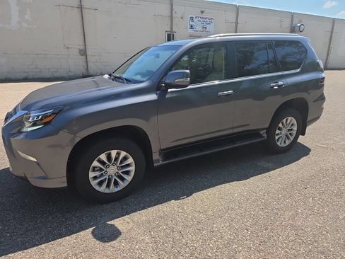 Used 2023 Lexus GX 460 Premium w/ Premium Package AWD/4WD image 8