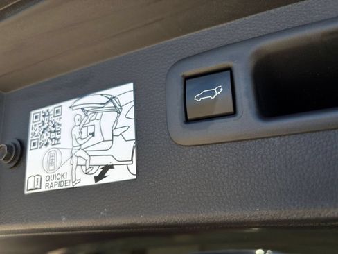 Used 2024 Toyota Highlander XSE FWD image 23