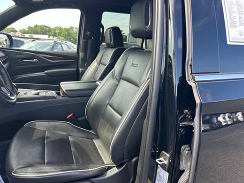 Used 2022 Cadillac Escalade Premium Luxury w/ Performance Package AWD/4WD image 16