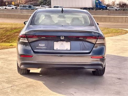 Certified 2025 Honda Accord SE image 6