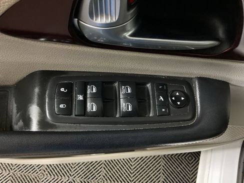 Used 2020 Chrysler Pacifica Limited FWD image 20