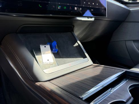 Used 2022 Tesla Model S AWD/4WD image 21