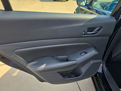 Used 2025 Nissan Altima 2.5 SV FWD image 11