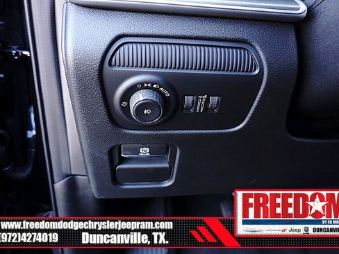 New 2025 Jeep Wagoneer L Series II image 28