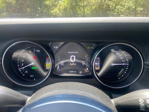 Used 2022 Jeep Wrangler Unlimited Sahara w/ Cold Weather Group AWD/4WD image 22